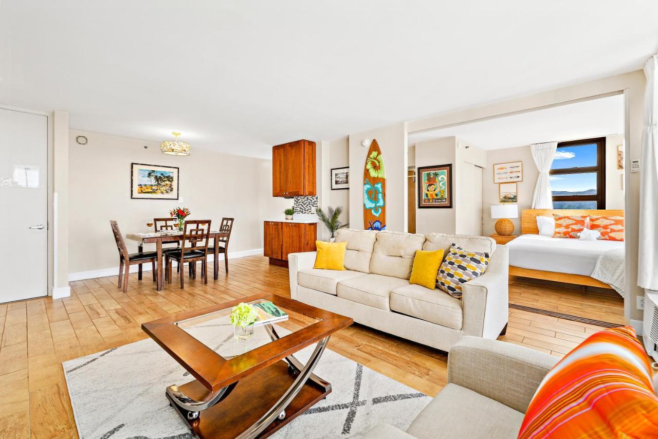Waikiki Banyan 1Br With Great Ocean Views, Steps To Beach & Parking! Гонолулу Экстерьер фото