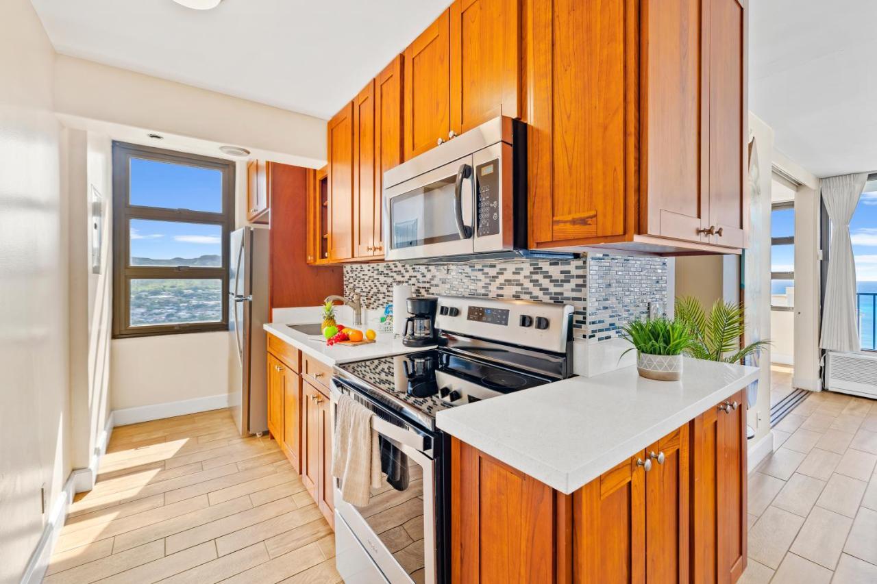 Waikiki Banyan 1Br With Great Ocean Views, Steps To Beach & Parking! Гонолулу Экстерьер фото