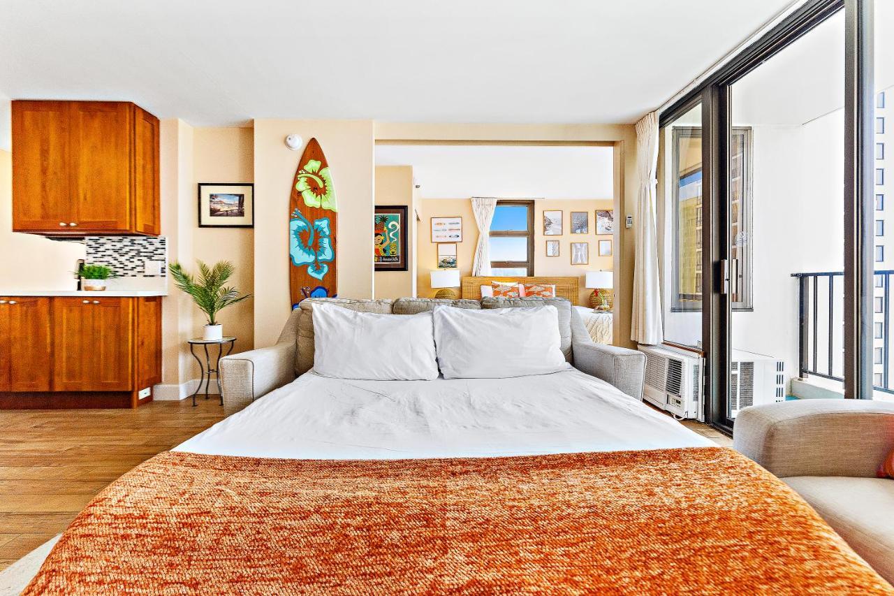 Waikiki Banyan 1Br With Great Ocean Views, Steps To Beach & Parking! Гонолулу Экстерьер фото