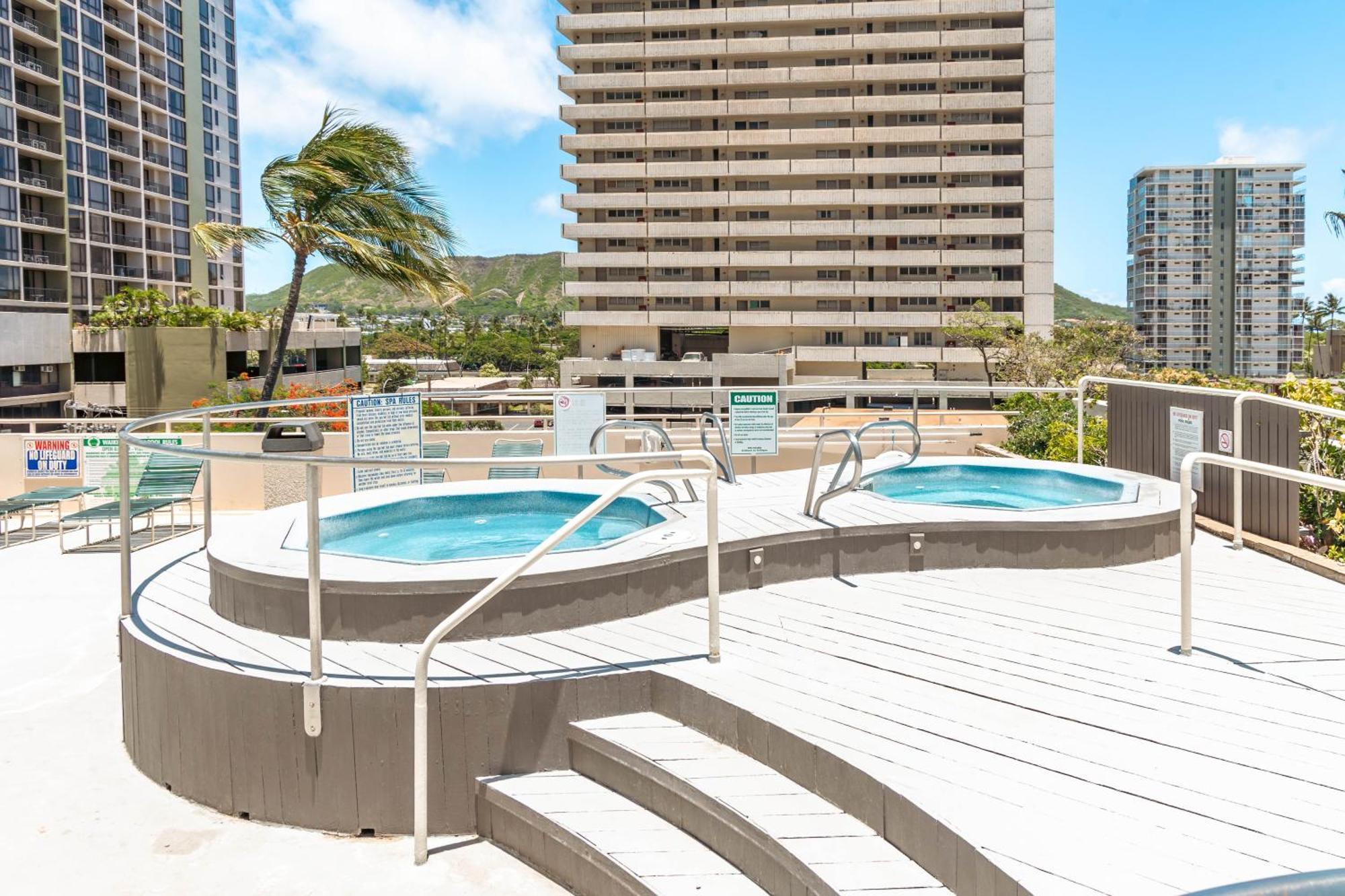 Waikiki Banyan 1Br With Great Ocean Views, Steps To Beach & Parking! Гонолулу Экстерьер фото