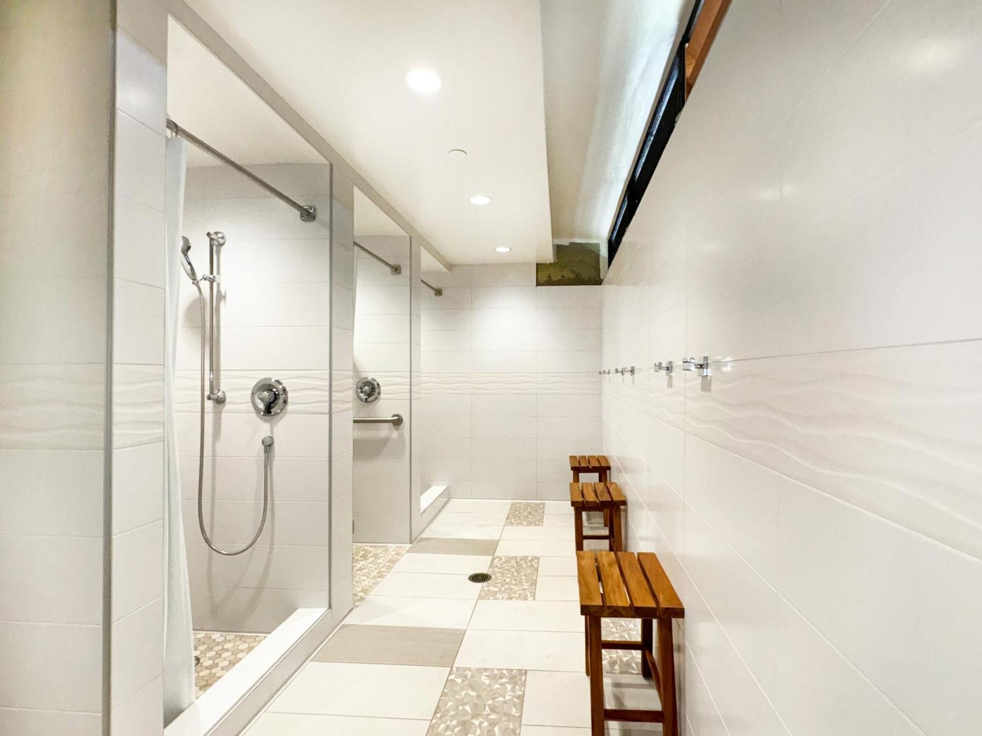 Waikiki Banyan 1Br With Great Ocean Views, Steps To Beach & Parking! Гонолулу Экстерьер фото
