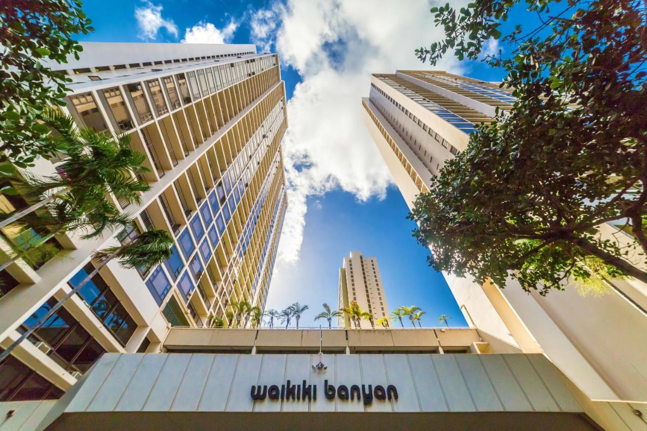 Waikiki Banyan 1Br With Great Ocean Views, Steps To Beach & Parking! Гонолулу Номер фото